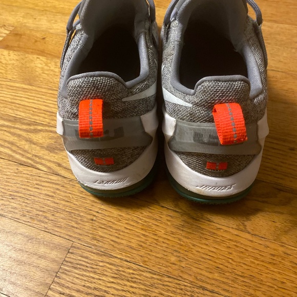 LeBron XIII low - Picture 6 of 7